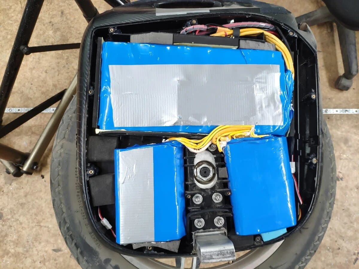 Батареи во втором отсеке