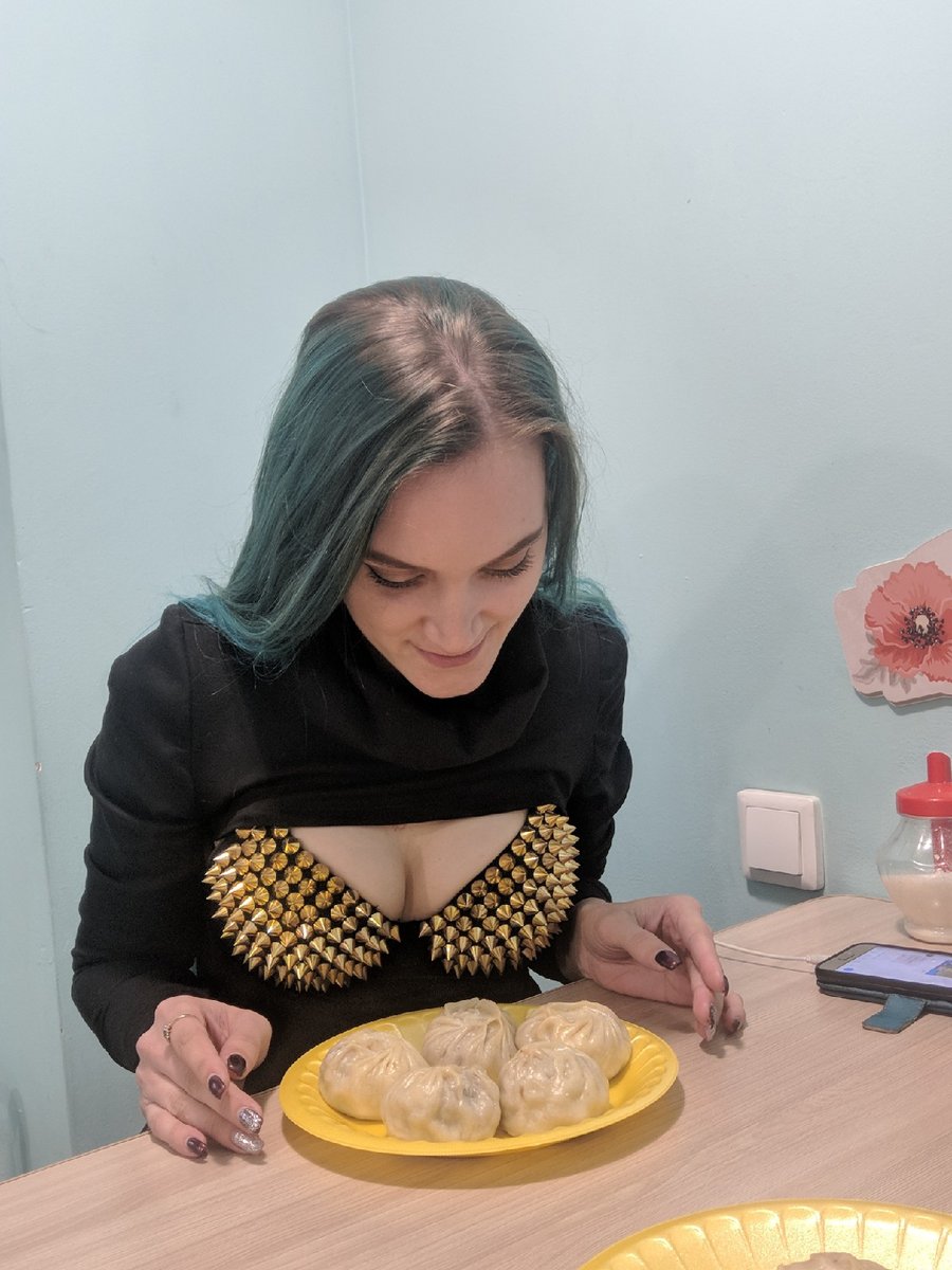 Буузы и сиськи