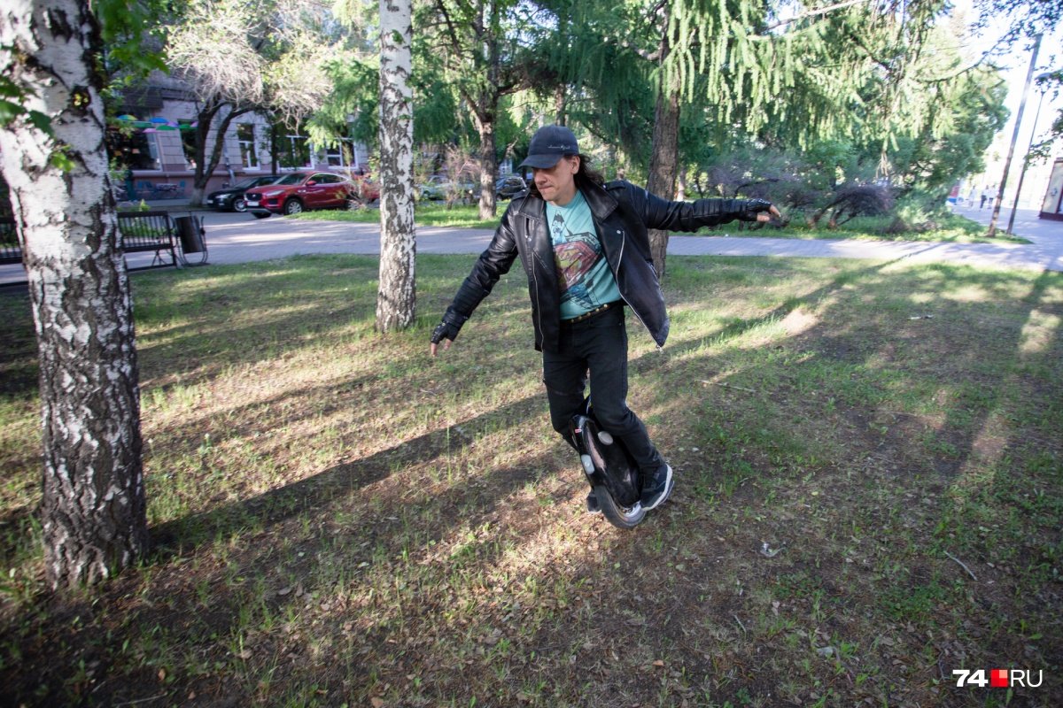 Дмитрий Нионов на моноколесе