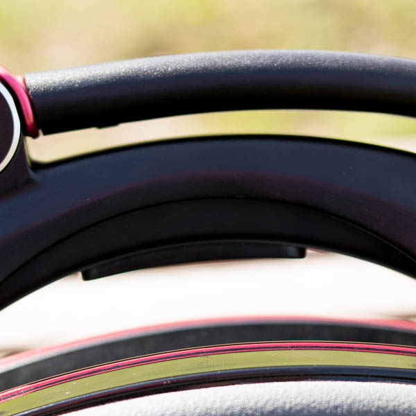 Кнопка переноски под ручкой