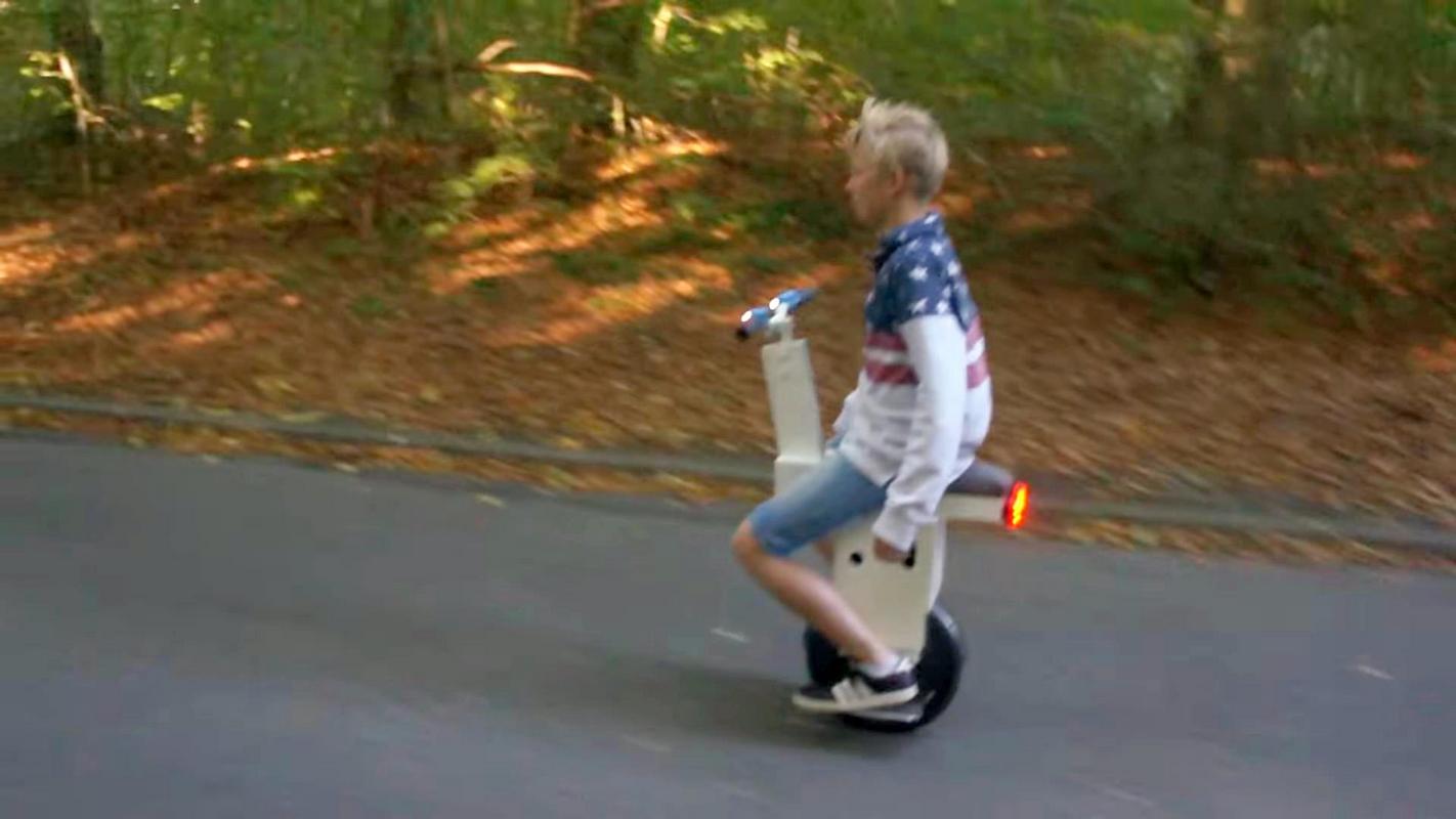 Моноколесо с сиденьем и рулем