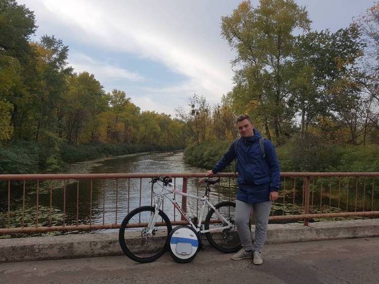 На моноколесе ездят по правилам велосипедистов