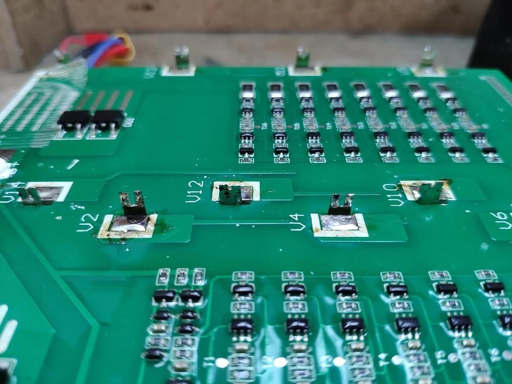 Отпаиваем все балансирные контакты