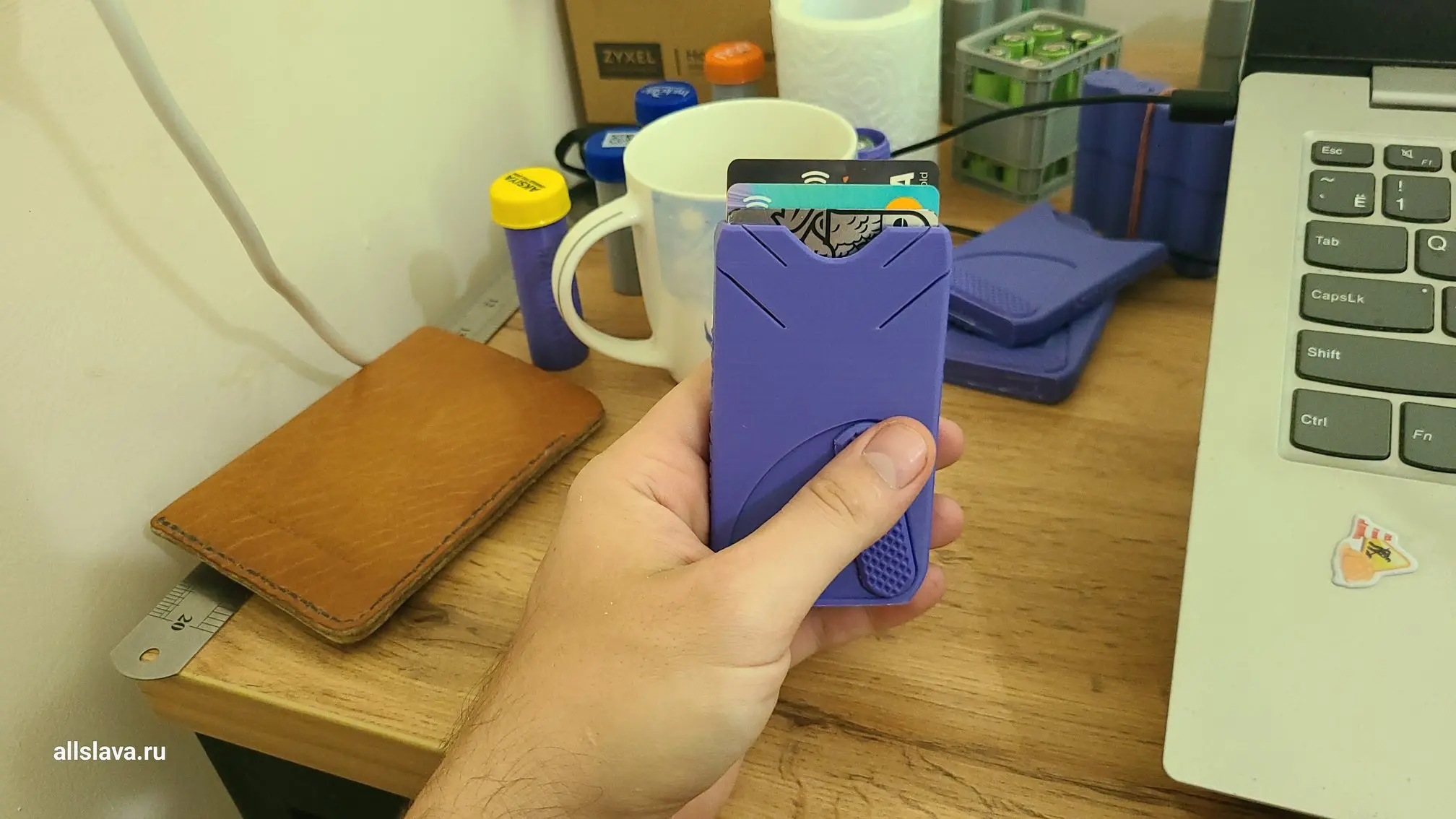 Пластиковая визитница своим принтером ))