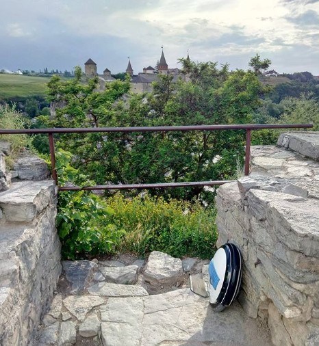 Проходимость колеса протестировали на брусчатке