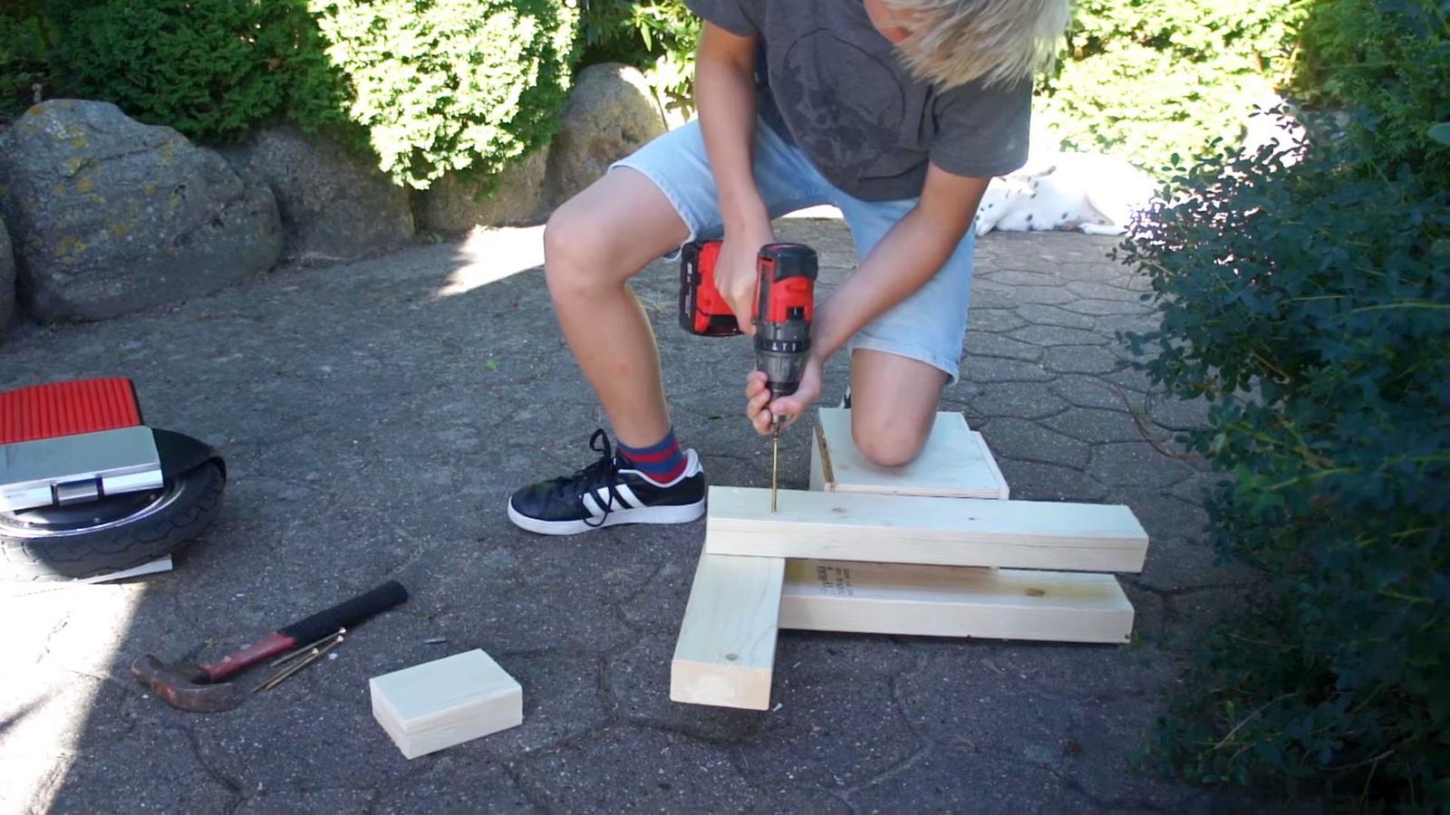 Скрепляем саморезами