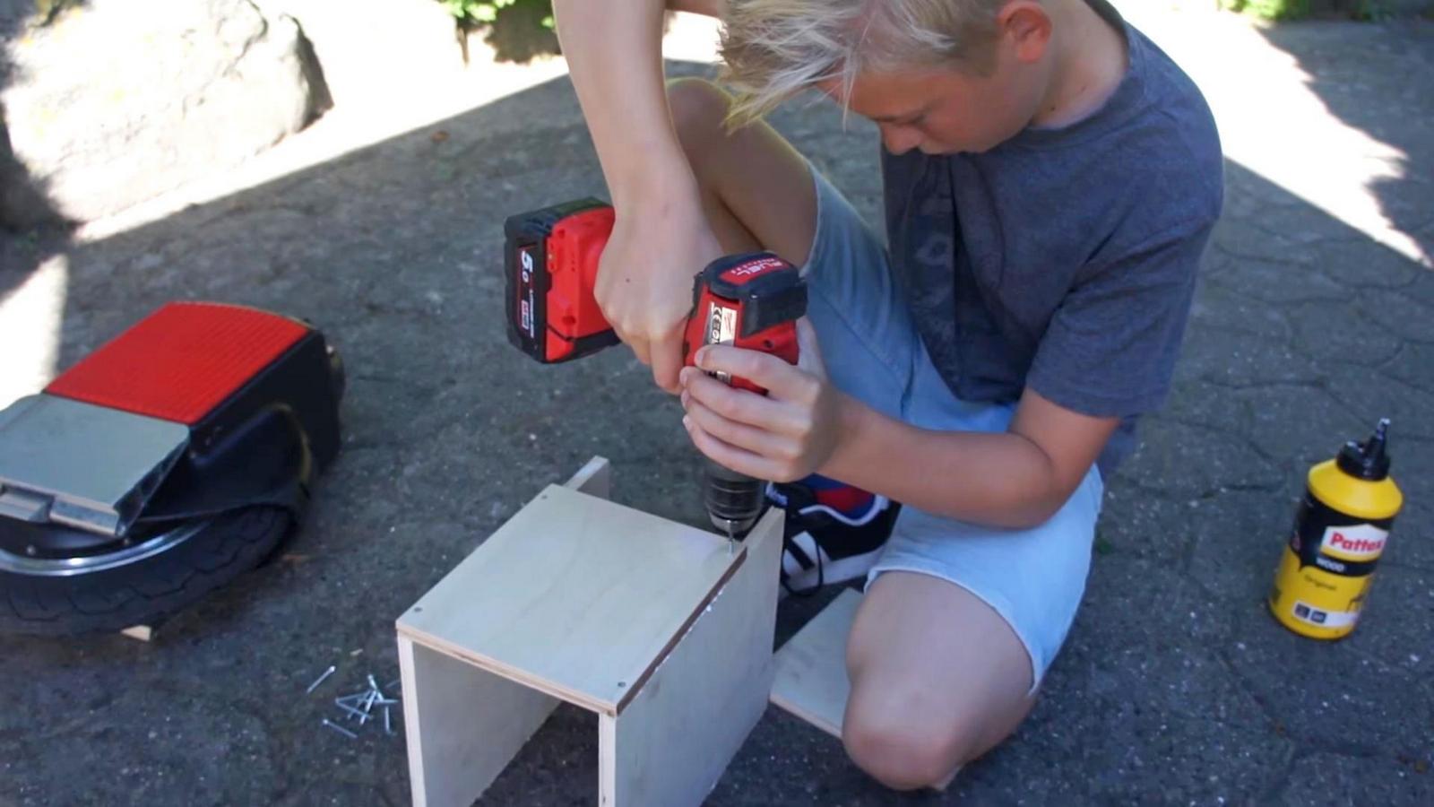 Скрепляем саморезами