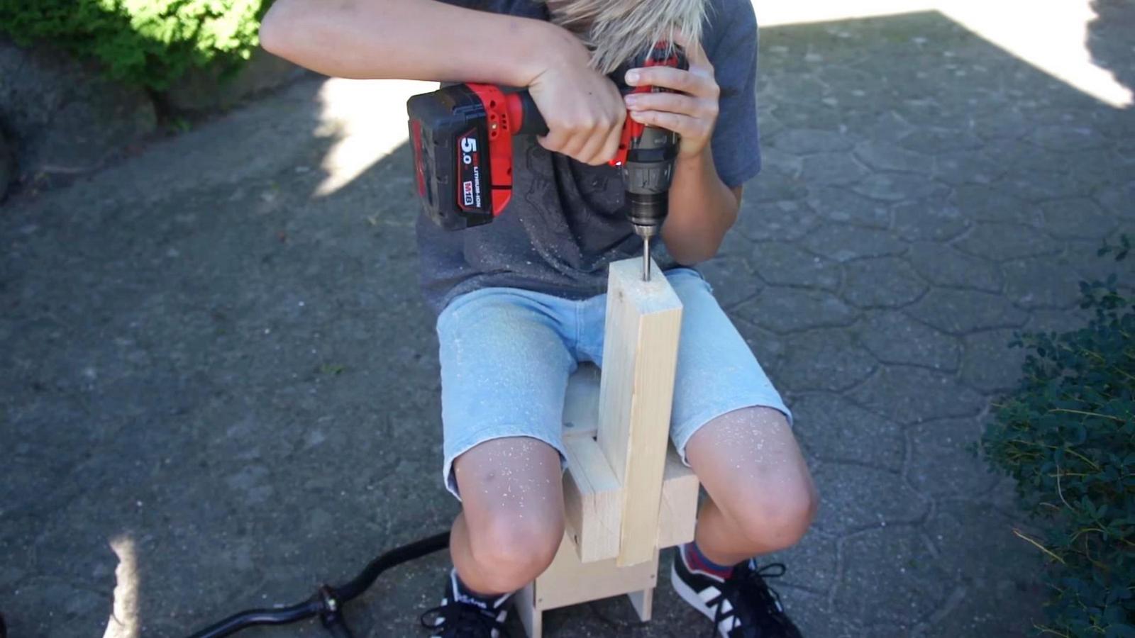 Сверлим отверстие для руля