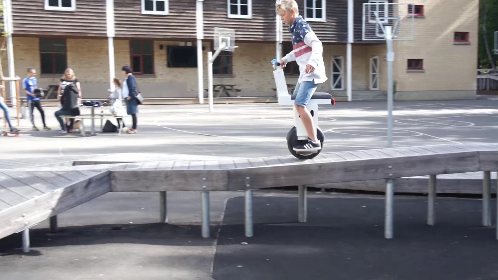 Тест драйв моноколеса с рулем и сиденьем