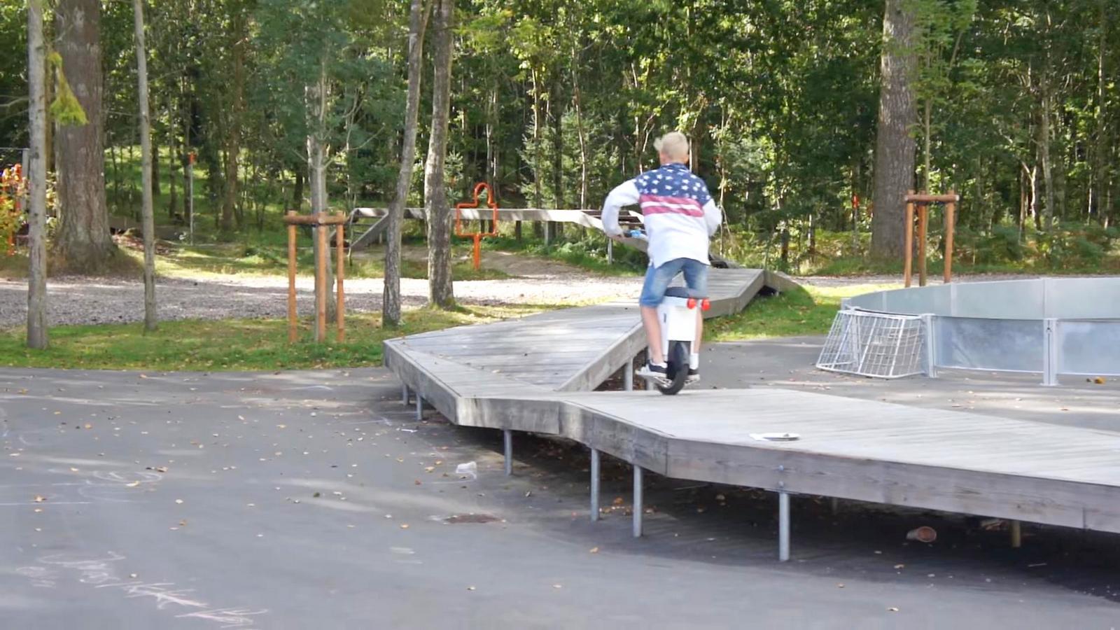 Тест драйв моноколеса с рулем и сиденьем