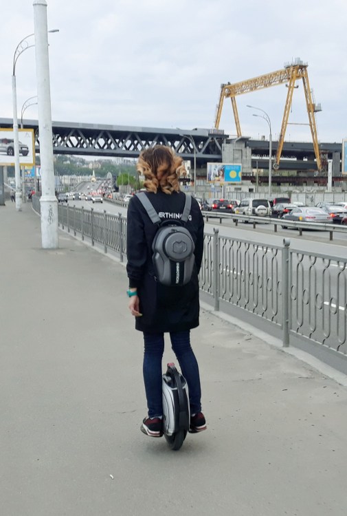 В основном моноколесники передвигаются по тротуарам