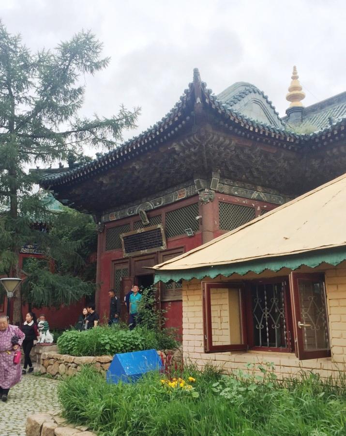 Вершина Зайсан-Толгой