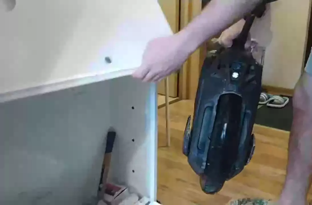 Гараж для моноколеса в квартире