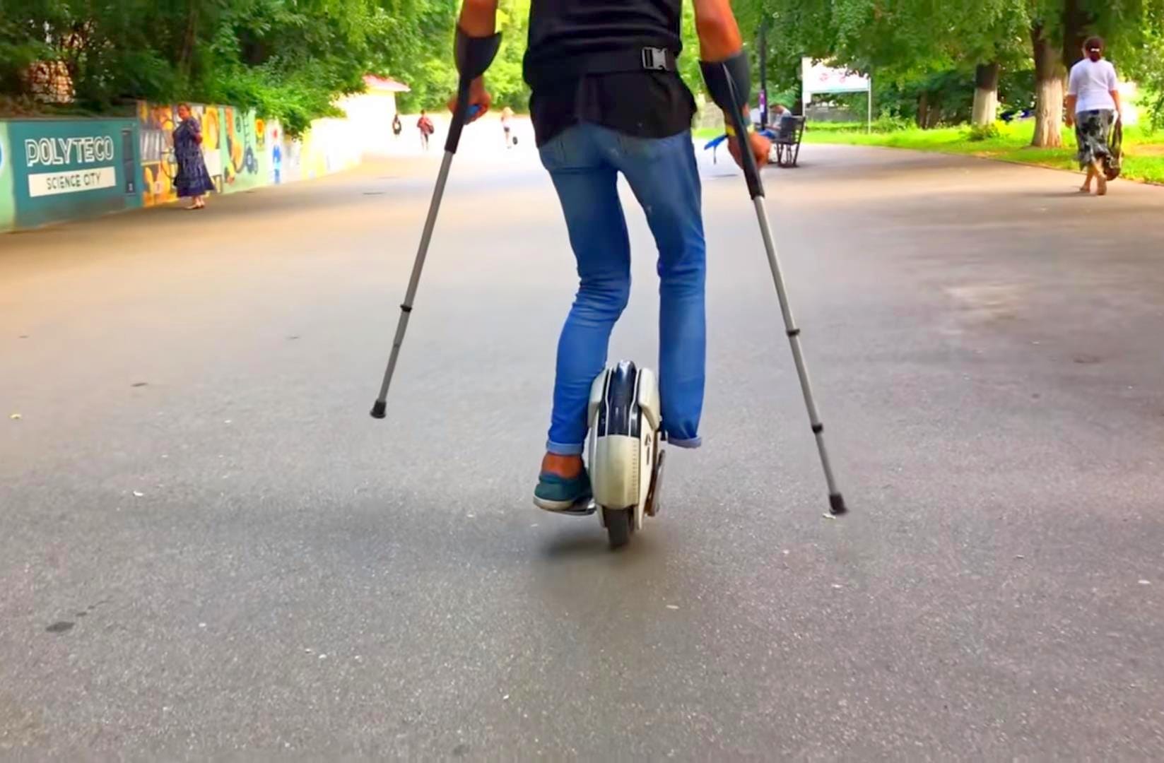 Инвалид на моноколесе