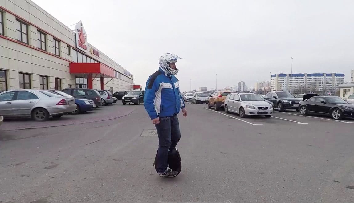 Кто быстрей моноколесо или автомобиль?