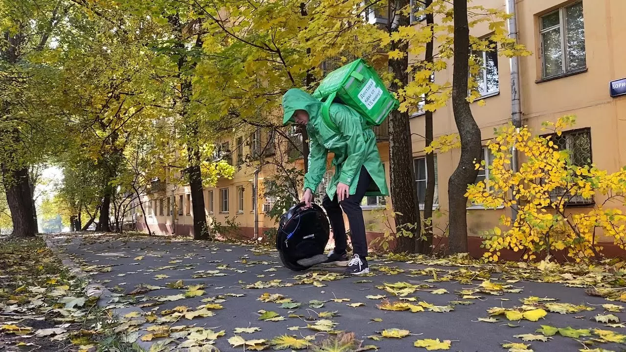 ПЕРВАЯ СМЕНА В ДЕЛИВЕРИ КЛАБ НА МОНОКОЛЕСЕ