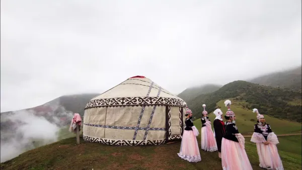 Кыргызская юрта - сборка в горах